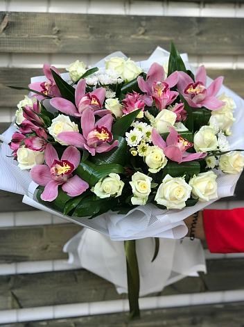 Букет цветов из: Розы и Хризантемы в Архангельском Ставропольского края