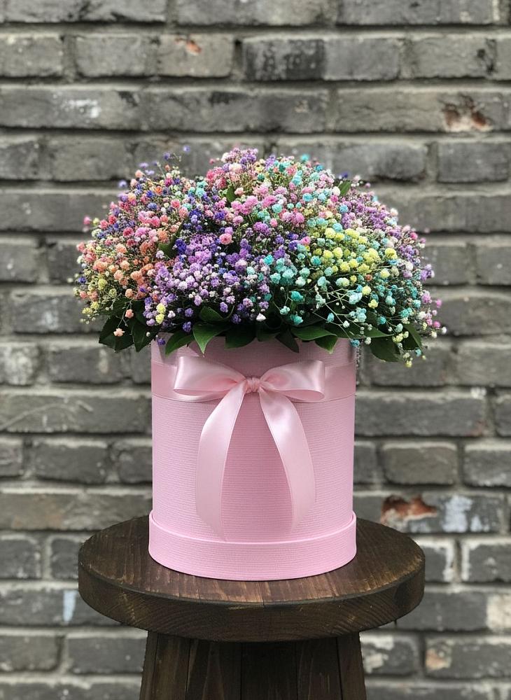 Цветочная композиция из Гипсофила и Розы в шляпной коробке в Архангельском Ставропольского края