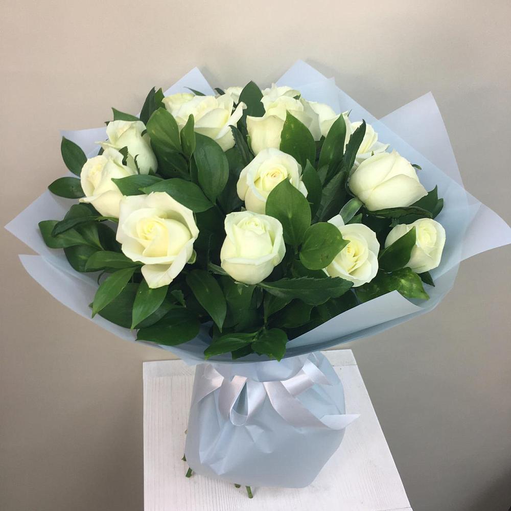 Букет 15 Белых роз Проуд в Архангельском Ставропольского края
