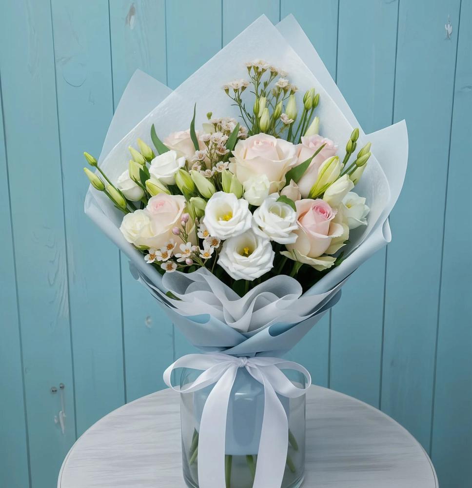 Букет цветов из: Розы и Лизиантусы в Архангельском Ставропольского края