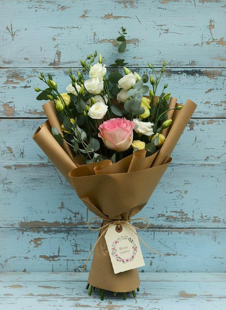 Букет цветов из: Розы и Лизиантусы в Архангельском Ставропольского края