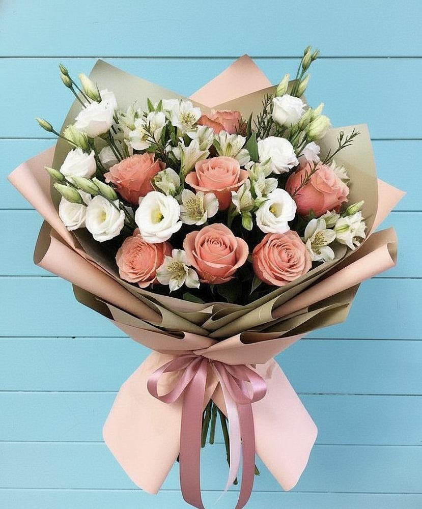 Букет цветов из: Розы, Альстромерии и Лизиантусы в Архангельском Ставропольского края