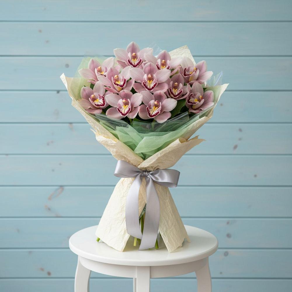 Букет цветов из: Орхидеи и Розы в Архангельском Ставропольского края