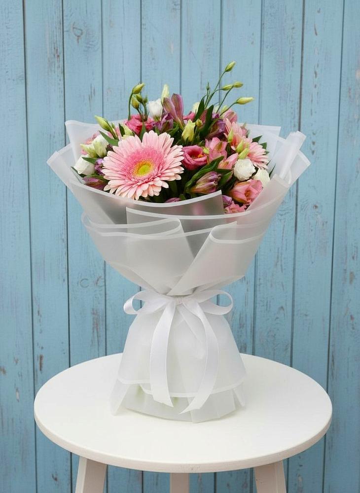 Букет цветов из: Герберы, Альстромерии и Лизиантусы в Архангельском Ставропольского края