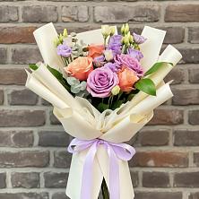 Букет цветов из:  Лизиантусы и Розы в Архангельском Ставропольского края