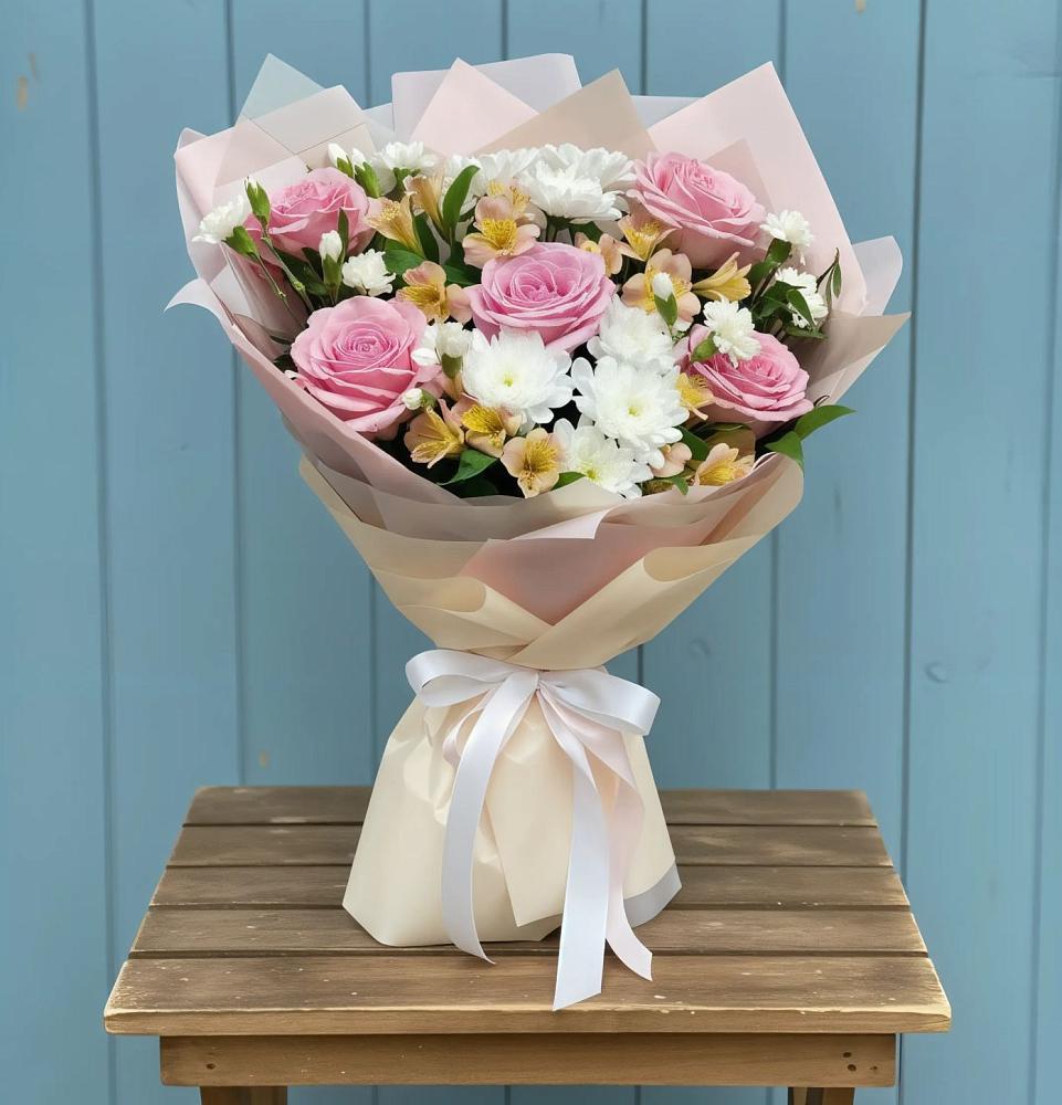 Букет цветов из: Гвоздики, Орхидеи и Розы в Архангельском Ставропольского края