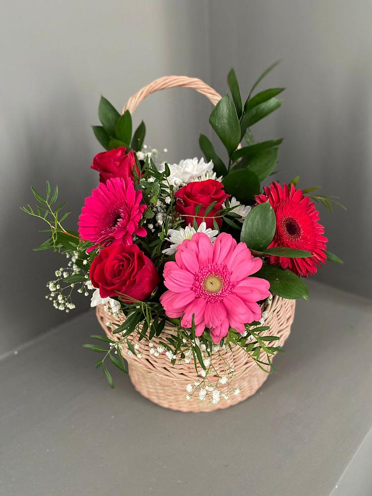 Цветочная композиция из Розы, Хризантемы и Герберы в корзине в Архангельском Ставропольского края
