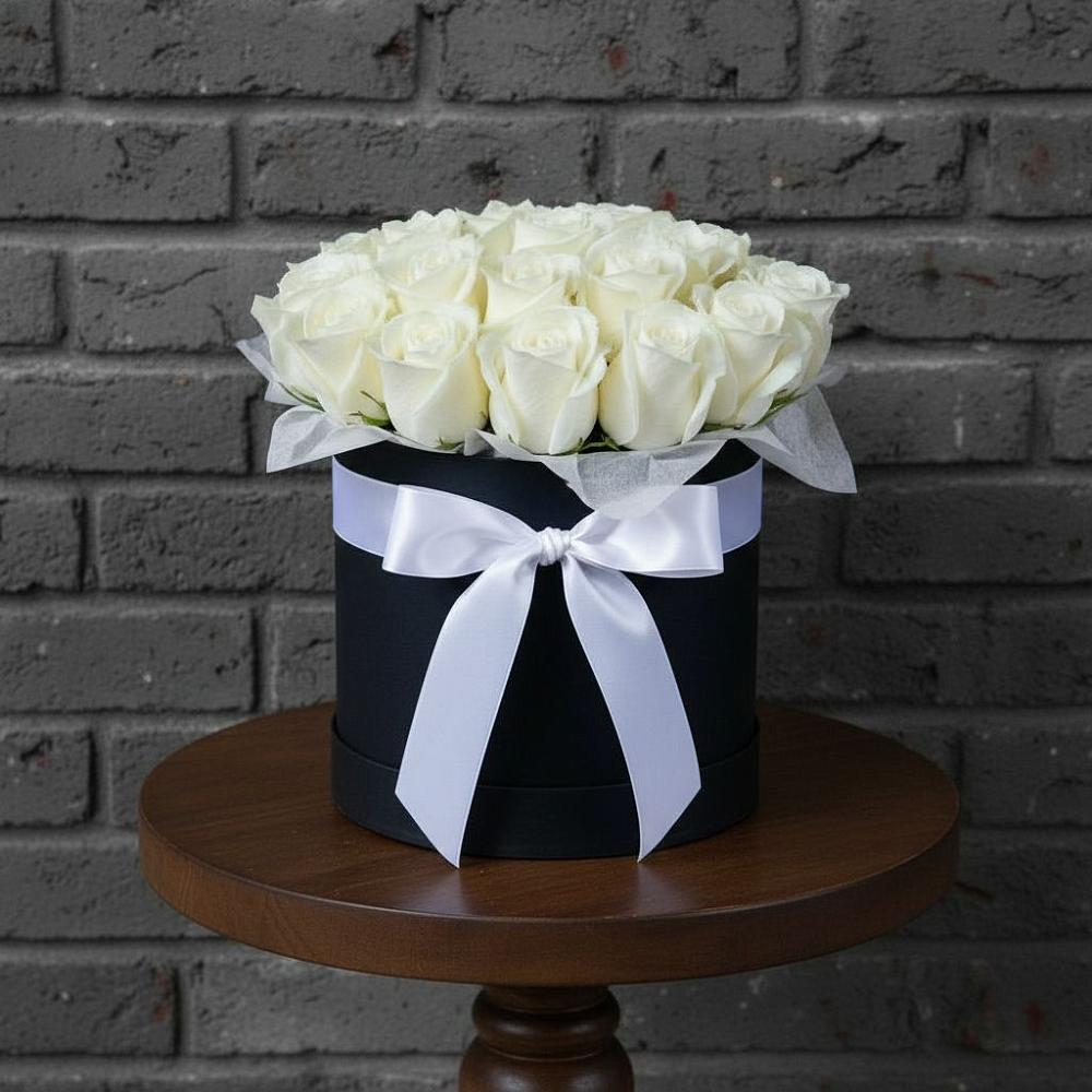 Цветочная композиция из Розы в шляпной коробке в Архангельском Ставропольского края