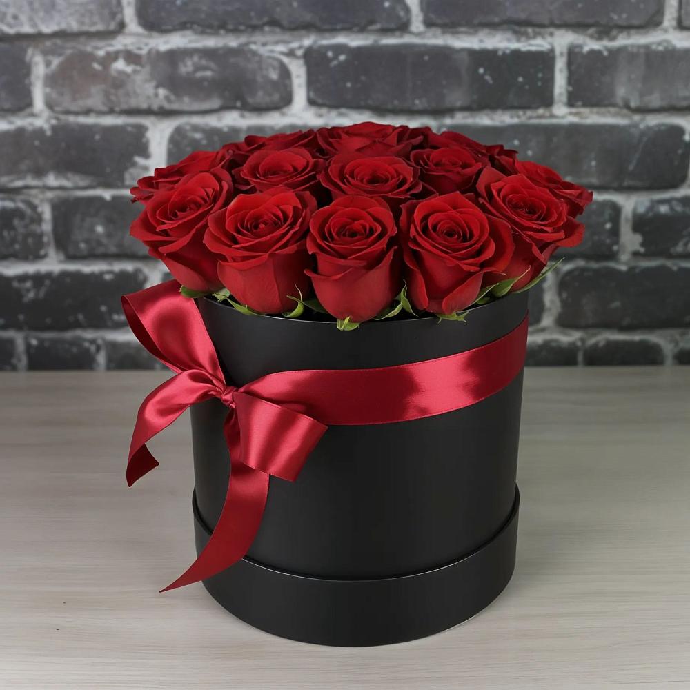 Цветочная композиция из Розы в шляпной коробке в Архангельском Ставропольского края