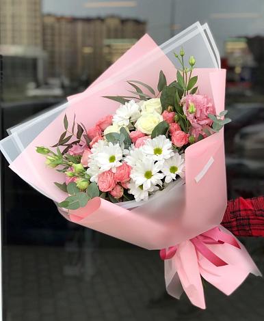 Букет цветов из: Розы, Лизиантусы и Хризантемы в Архангельском Ставропольского края