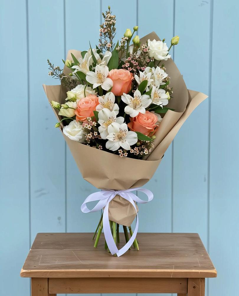 Букет цветов из: Альстромерии, Лизиантусы, Розы и Хризантемы в Архангельском Ставропольского края